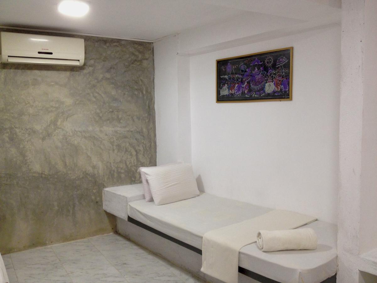 New Shangrela Beach Resort Амбалангода Екстериор снимка