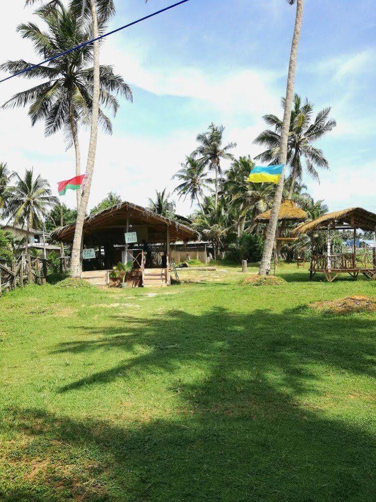 New Shangrela Beach Resort Амбалангода Екстериор снимка